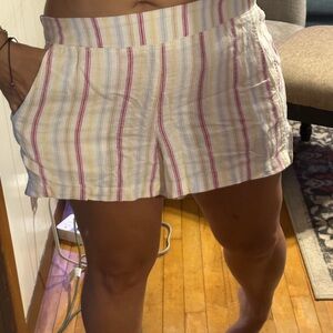 GAP High Waist White and Red Shorts